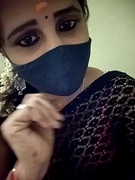 Snapshot of Tamil_Rani- chatting on 05/01/26, 05:06 Tamil Rani- online show from 05/01/26, 05:06