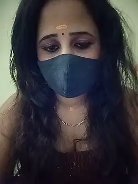 Snapshot of Tamil_Rani- chatting on 05/20/26, 08:04 Tamil Rani- online show from 05/20/26, 08:04