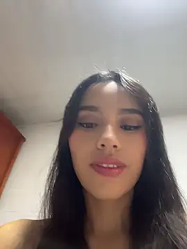 Mia-villalobos online show from 05/02/26, 11:59