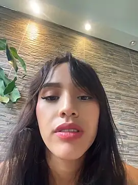 Mia-villalobos online show from 05/06/26, 02:55