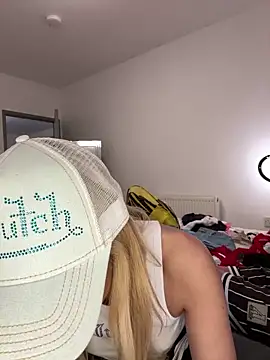 Naughtyblondex online show from 04/11/26, 08:13