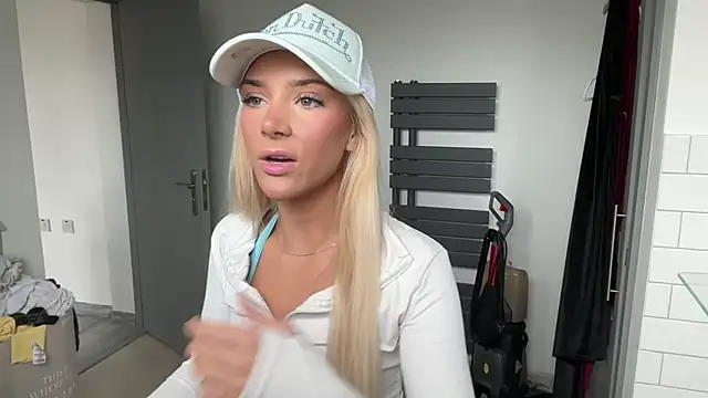 Naughtyblondex online show from 04/12/26, 01:05