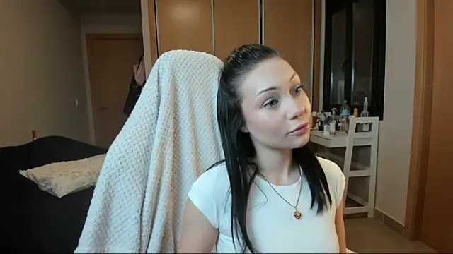 AlexaRayJoel online show from 04/16/26, 08:26