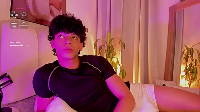 Snapshot of TaylerWhitelll chatting on 03/04/26, 01:55 TaylerWhitelll online show from 03/04/26, 01:55