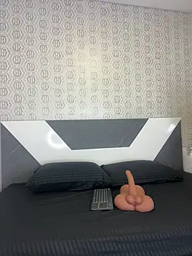 Snapshot of Lulu_Mei_ chatting on 04/02/26, 11:30 Lulu Mei online show from 04/02/26, 11:30