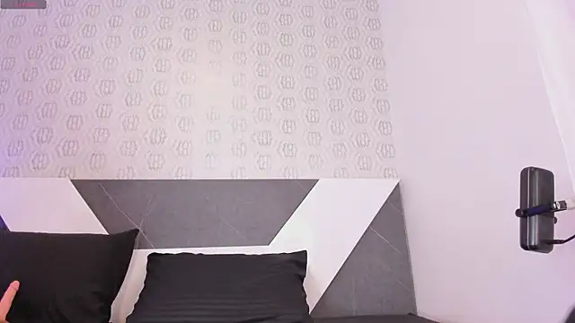 Snapshot of Lulu_Mei_ chatting on 04/04/26, 11:29 Lulu Mei online show from 04/04/26, 11:29