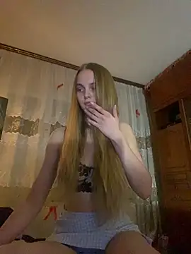 Snapshot of LunaVey chatting on 04/09/26, 06:24 LunaVey online show from 04/09/26, 06:24