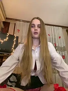LunaVey online show from 06/09/26, 06:19