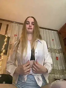 LunaVey online show from 06/11/26, 06:17