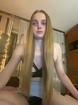 LunaVey online show from 07/03/26, 07:42