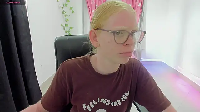 Albingirl online show from 04/11/26, 08:24