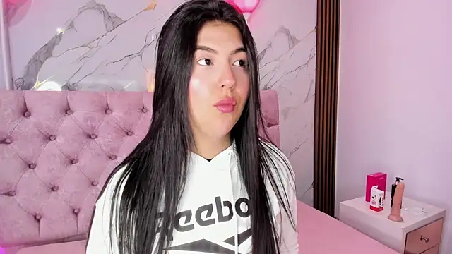 Snapshot of AbrilQuintana_ chatting on 04/29/26, 11:36 AbrilQuintana online show from 04/29/26, 11:36