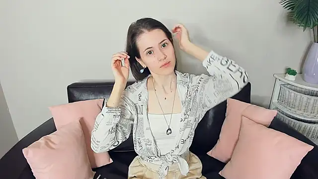 OdiIiaChavarria online show from 03/06/26, 06:43