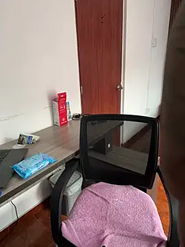 Emi rousse online show from 03/18/26, 12:19