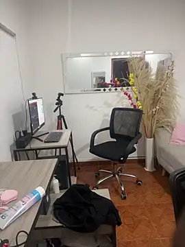 Emi rousse online show from 03/21/26, 11:59