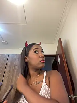 Emi rousse online show from 04/02/26, 12:36