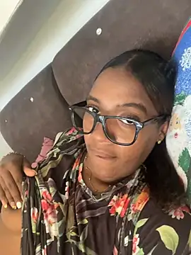 Emi rousse online show from 04/06/26, 01:01