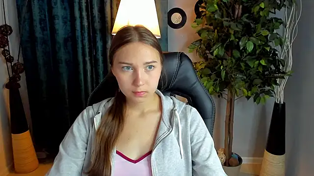 OliviaLang online show from 05/15/26, 11:06