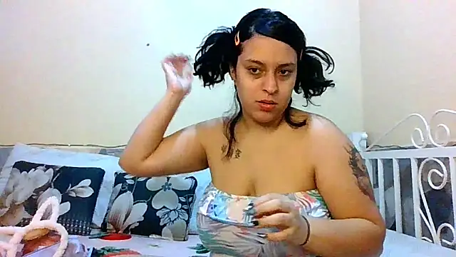 Snapshot of Athenasnew chatting on 07/05/26, 05:53 Athenasnew online show from 07/05/26, 05:53