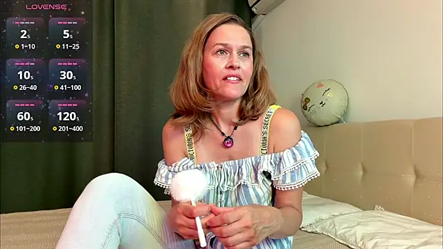 Snapshot of Lizacams chatting on 07/08/26, 05:06 Lizacams online show from 07/08/26, 05:06