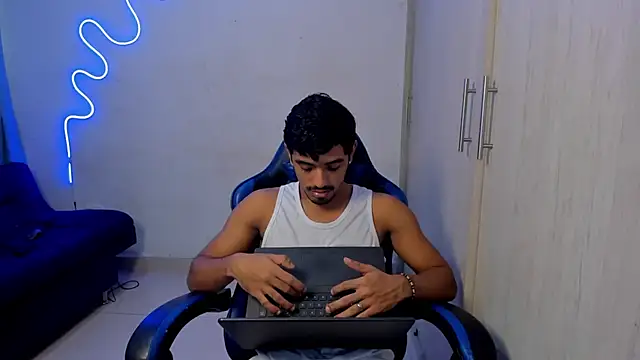 jossi12345j online show from 04/12/26, 01:49