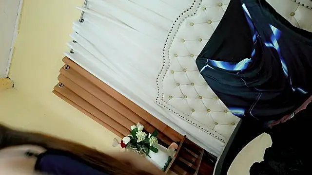 Seductive sophie online show from 05/04/26, 03:35