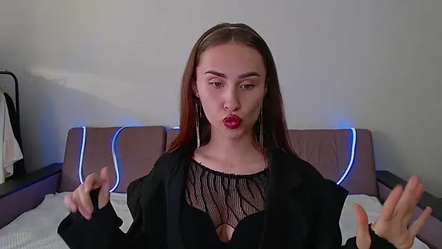 Snapshot of yourameliaa chatting on 04/20/26, 02:42 yourameliaa online show from 04/20/26, 02:42