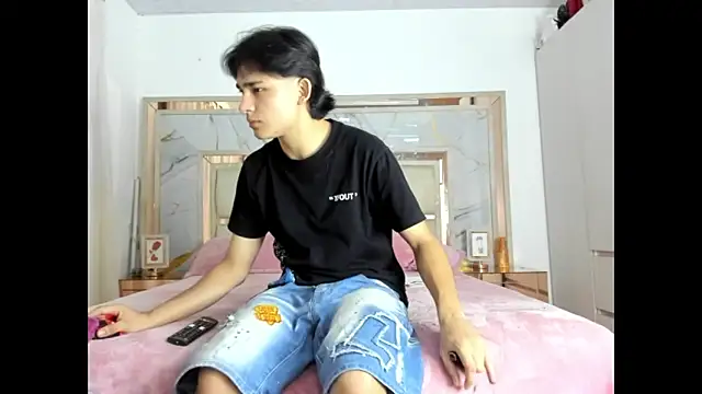 monky 0002 online show from 03/15/26, 12:49