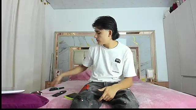 monky 0002 online show from 03/15/26, 11:33