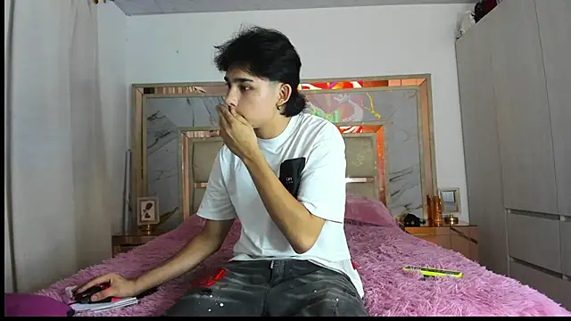 monky 0002 online show from 03/17/26, 12:04