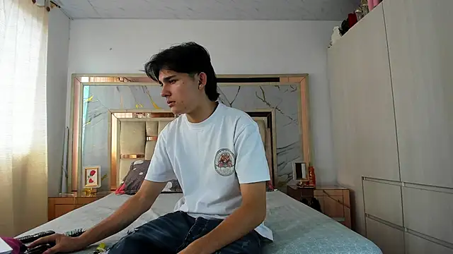 monky 0002 online show from 03/21/26, 07:28