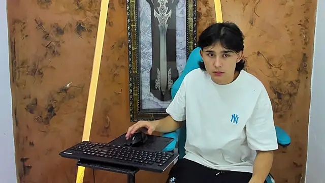 monky 0002 online show from 07/11/26, 04:26