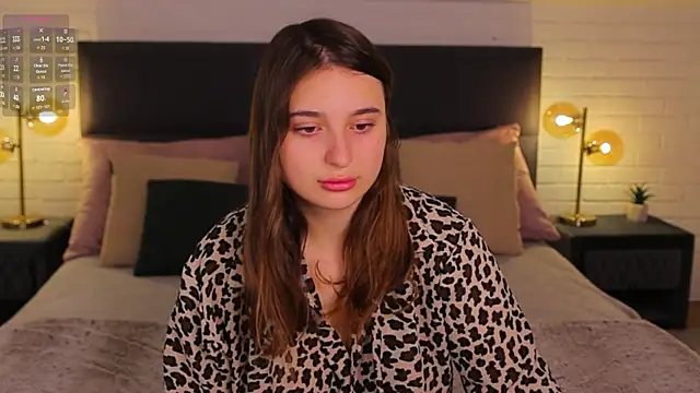 Nicole De Lux online show from 04/10/26, 05:23