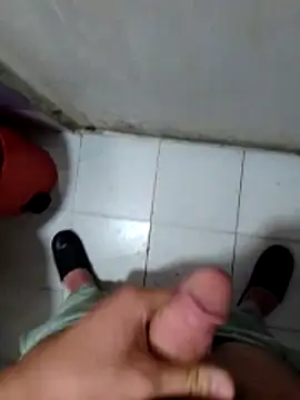 dzniyaak online show from 04/18/26, 11:47