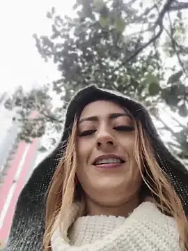 Emma Reyes online show from 04/16/26, 01:12