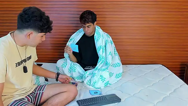 peakk twiinns online show from 04/01/26, 01:41