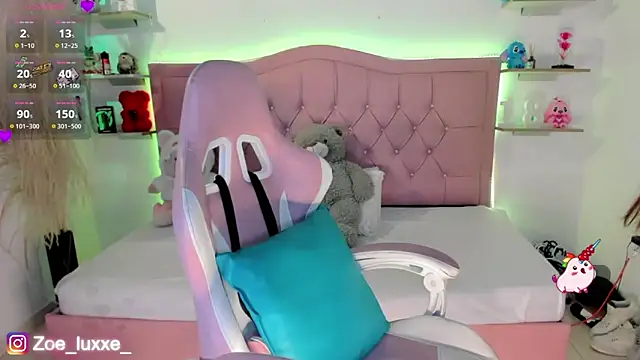 Zoe Luxxe  online show from 03/26/26, 09:09