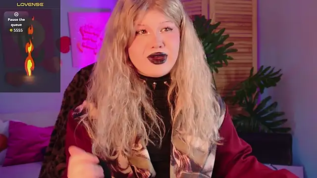 LilithNlsn online show from 04/10/26, 12:16