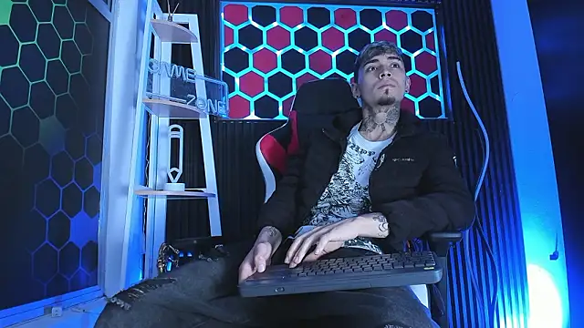 Max Hader  online show from 03/18/26, 02:58