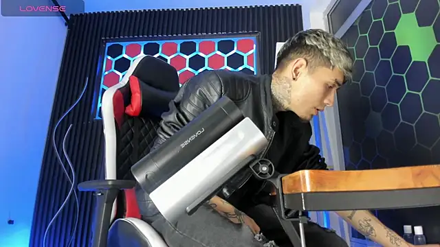 Max Hader  online show from 04/05/26, 02:53