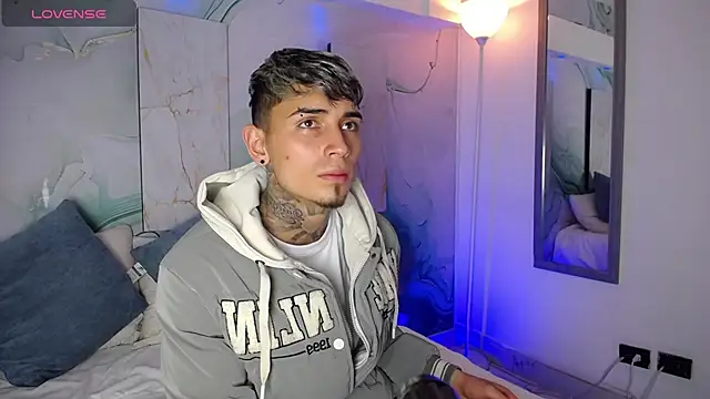 Max Hader  online show from 04/17/26, 03:42