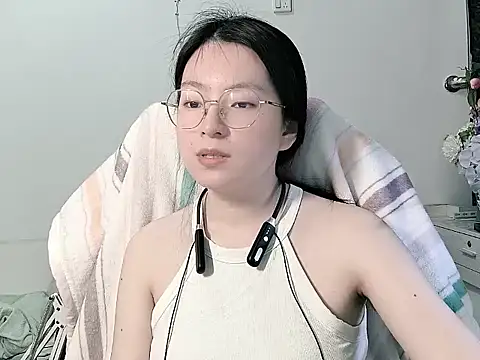 Snapshot of Eeya-36 chatting on 04/01/26, 01:41 Eeya-36 online show from 04/01/26, 01:41