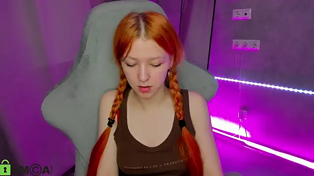 Emma Dusk online show from 05/20/26, 12:39
