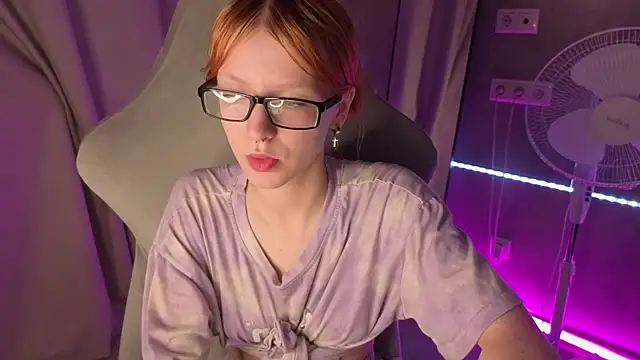 Snapshot of Emma_Dusk chatting on 06/19/26, 12:59 Emma Dusk online show from 06/19/26, 12:59
