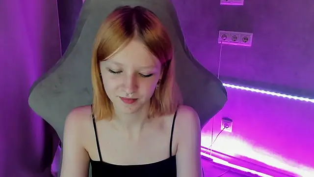 Snapshot of Emma_Dusk chatting on 07/11/26, 01:08 Emma Dusk online show from 07/11/26, 01:08