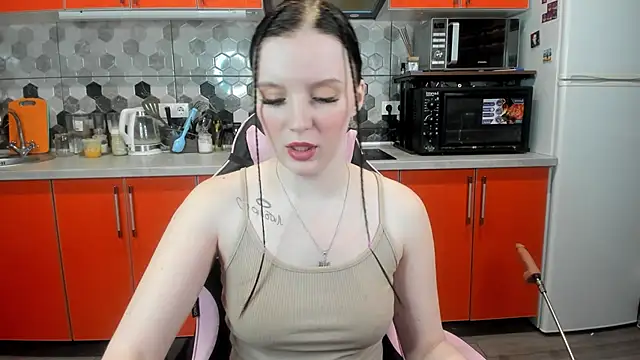 Snapshot of Mary_Blu chatting on 02/01/25, 06:08 Mary Blu online show from 02/01/25, 06:08