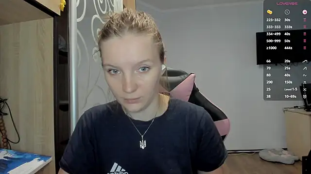 Snapshot of Mary_Blu chatting on 09/20/25, 08:15 Mary Blu online show from 09/20/25, 08:15