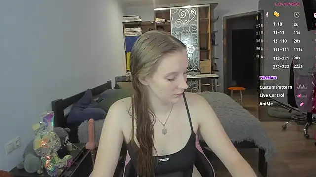 Snapshot of Mary_Blu chatting on 11/26/25, 12:28 Mary Blu online show from 11/26/25, 12:28