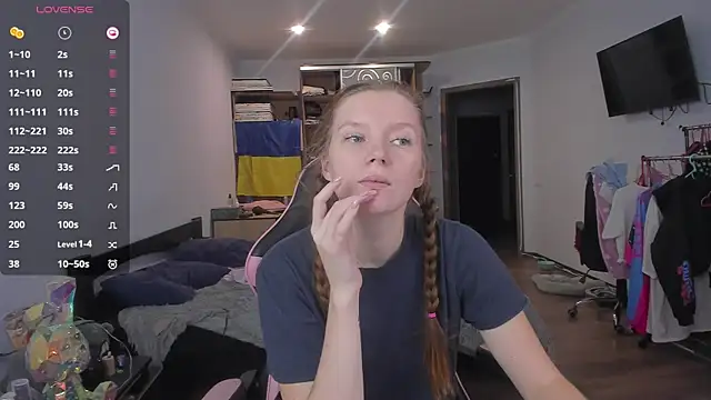 Snapshot of Mary_Blu chatting on 11/29/25, 10:51 Mary Blu online show from 11/29/25, 10:51