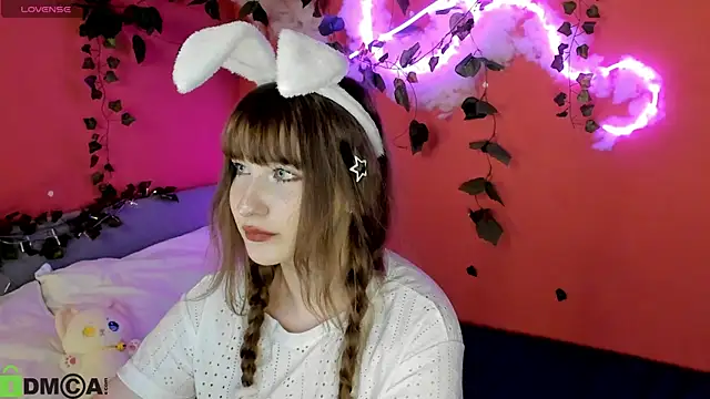 Snapshot of moonlight__67 chatting on 04/15/26, 11:28 moonlight 67 online show from 04/15/26, 11:28